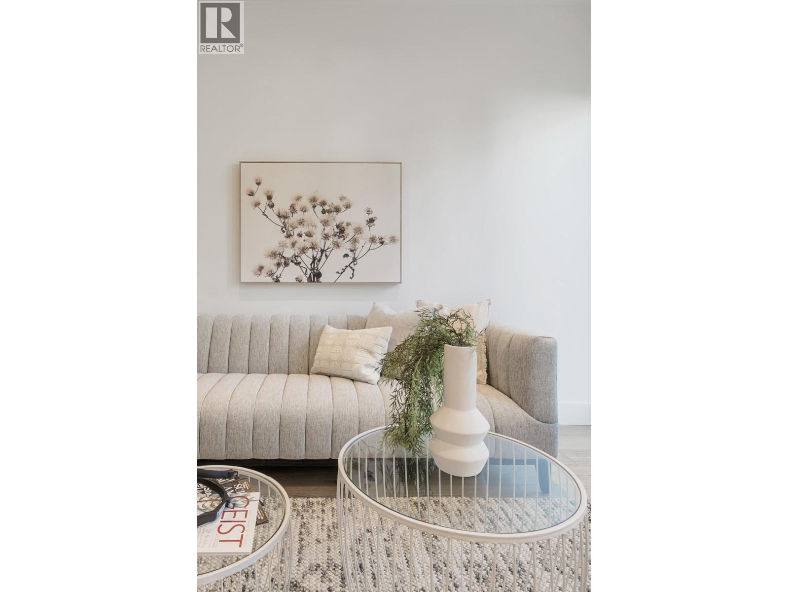 Photo 10 of 2431 W Broadway Street, Vancouver BC