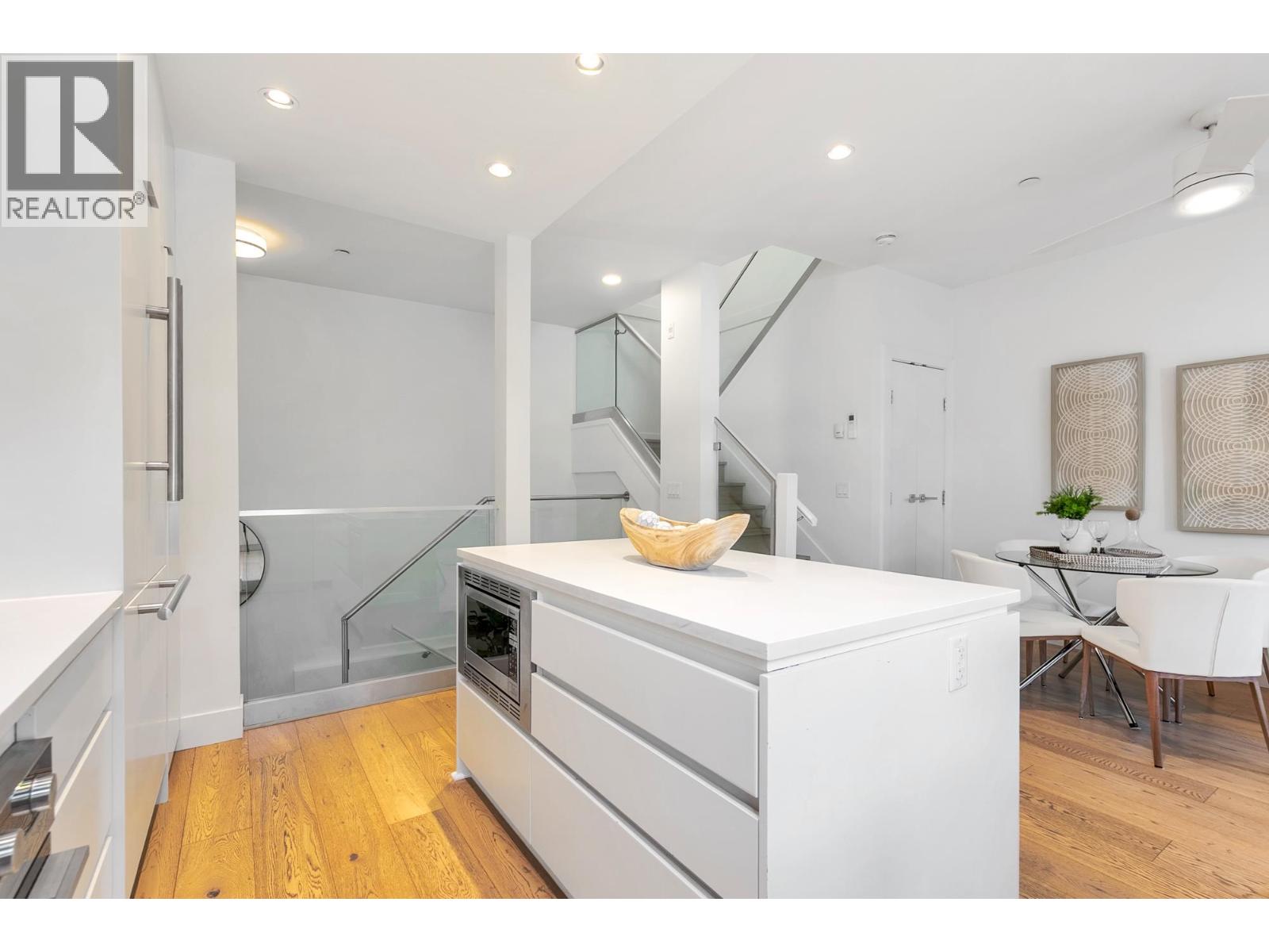 Photo 6 of 2431 W Broadway Street, Vancouver BC