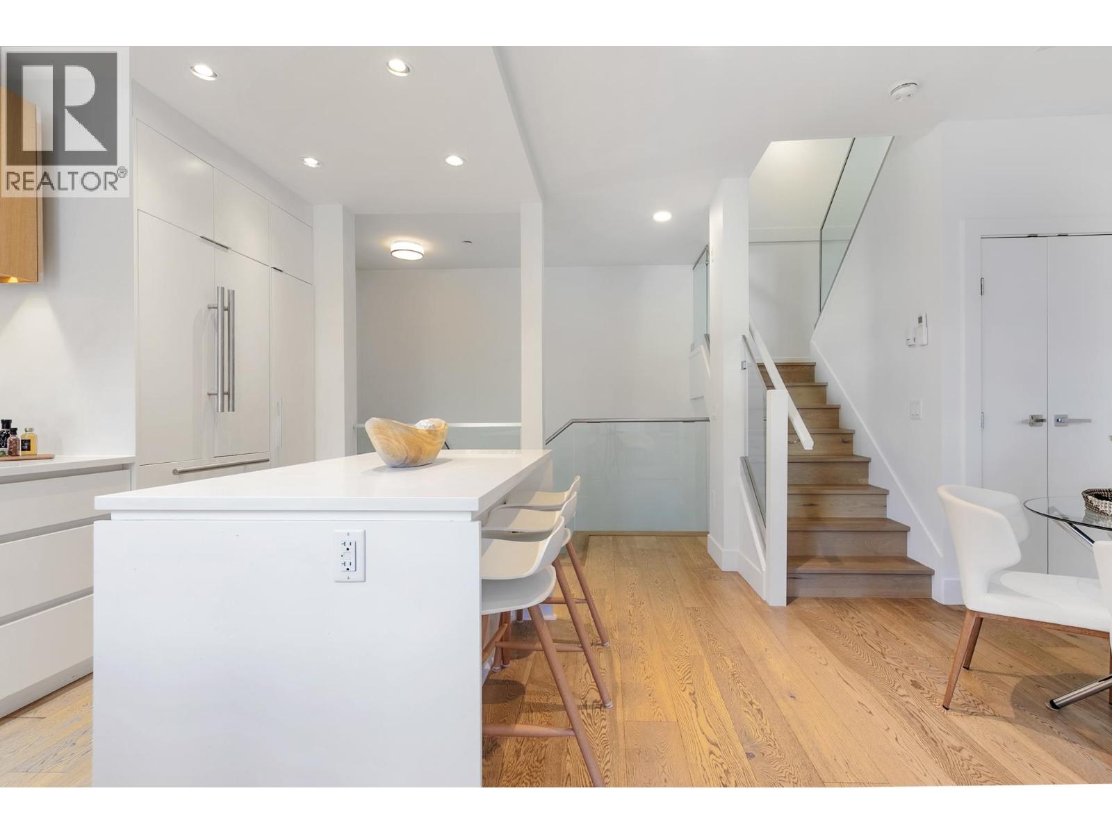 Photo 8 of 2431 W Broadway Street, Vancouver BC