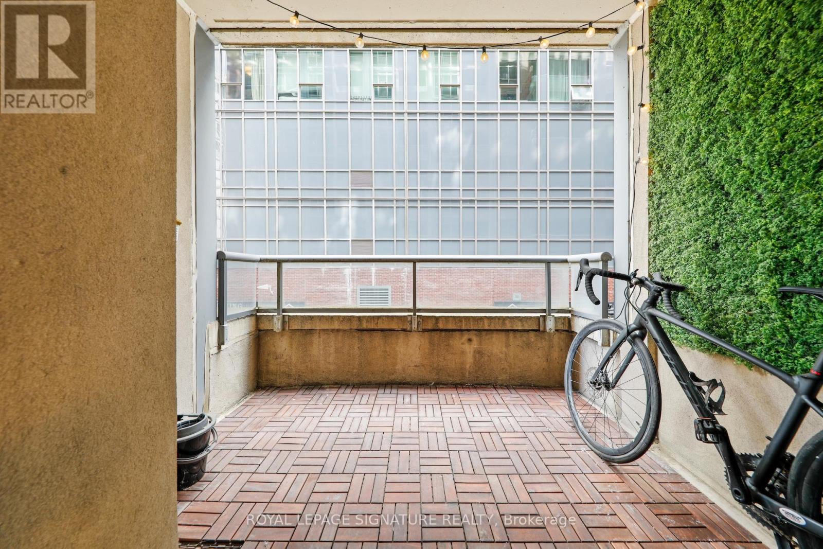 Photo 19 of 343 250 Wellington Street W, Toronto ON