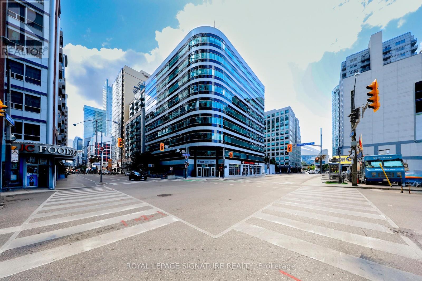 Photo 30 of 343 250 Wellington Street W, Toronto ON