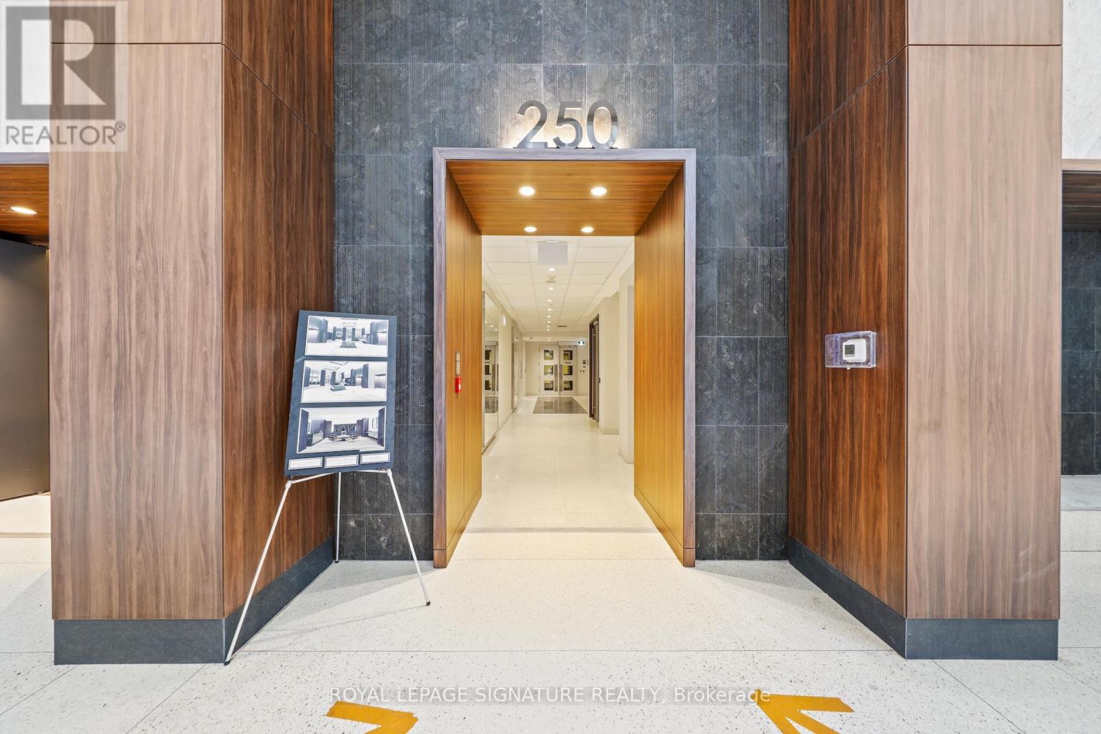 Photo 26 of 343 250 Wellington Street W, Toronto ON