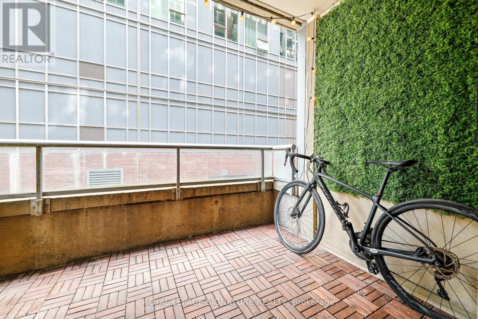 Photo 20 of 343 250 Wellington Street W, Toronto ON