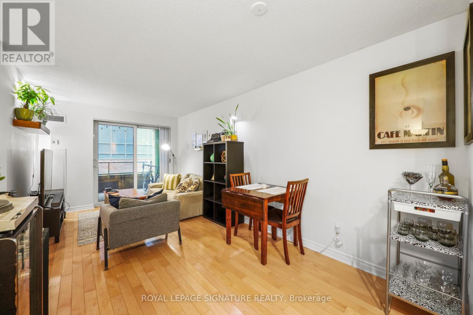 Photo 9 of 343 250 Wellington Street W, Toronto ON
