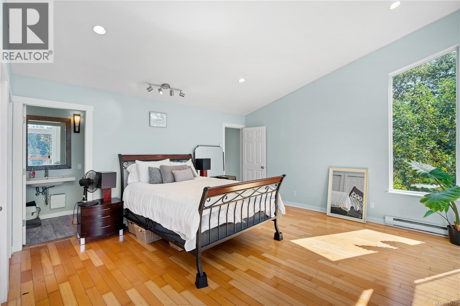 2545 Florence Lake Rd, Langford