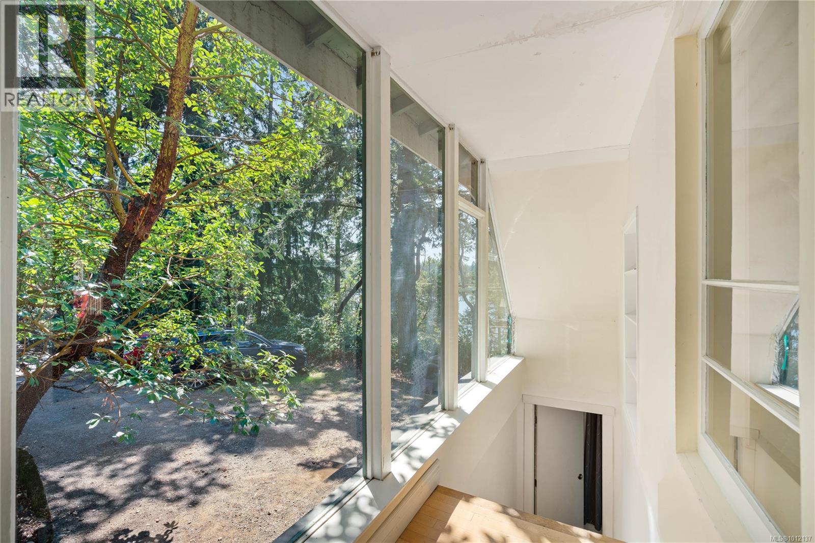 2545 Florence Lake Rd, Langford