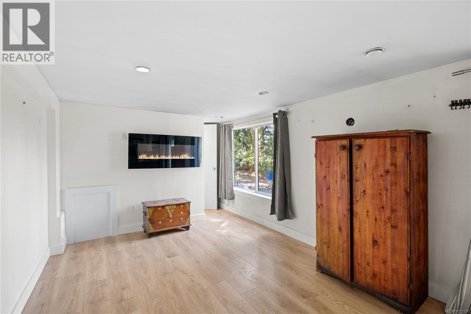2545 Florence Lake Rd, Langford