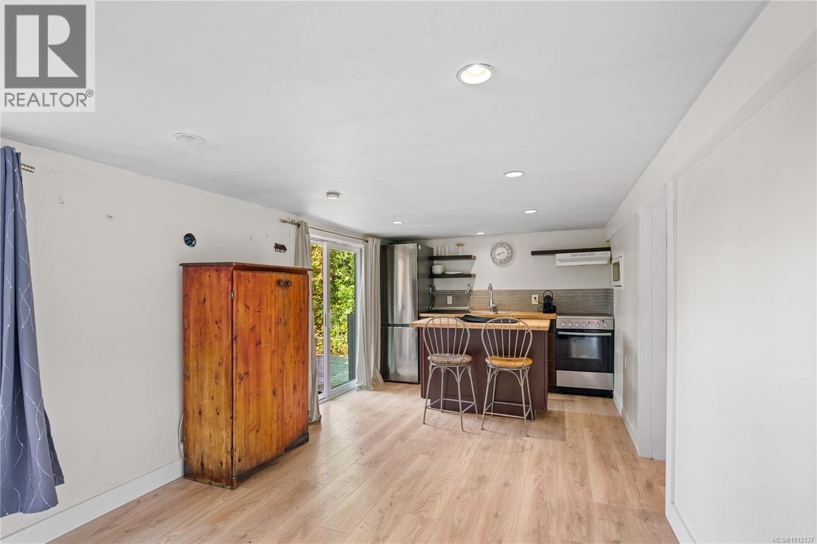 2545 Florence Lake Rd, Langford