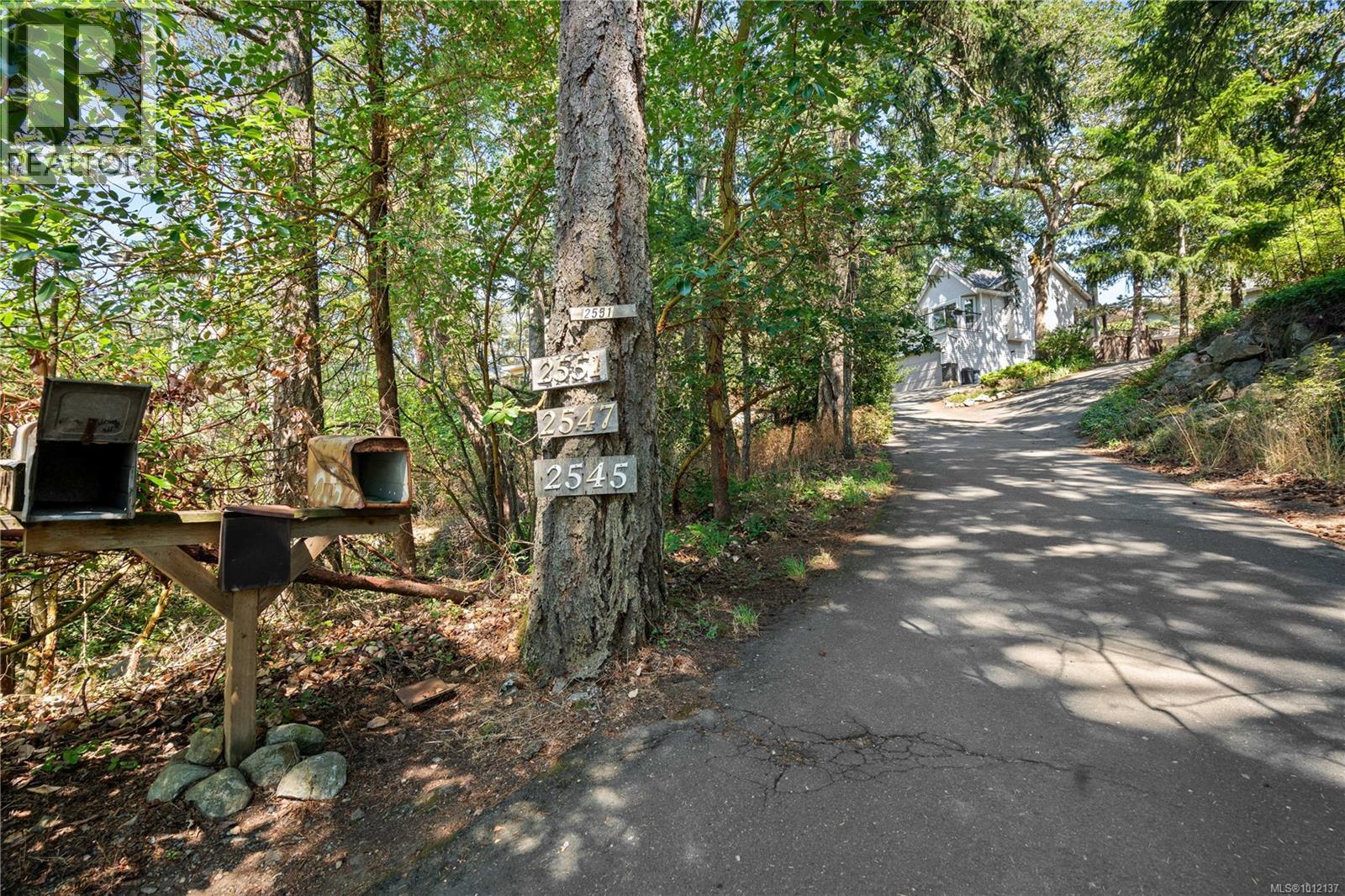 2545 Florence Lake Rd, Langford