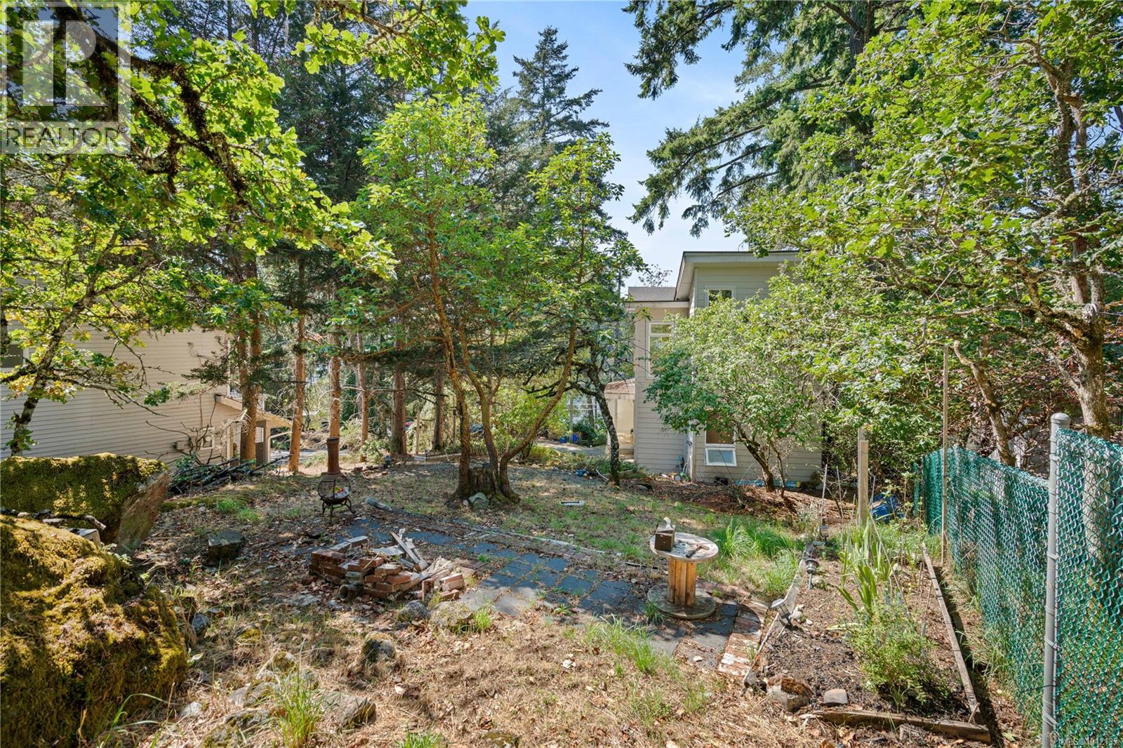 2545 Florence Lake Rd, Langford