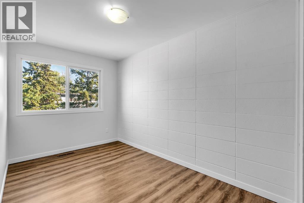 Single Family House for Sale in    Street NE Vista Heights Calgary 