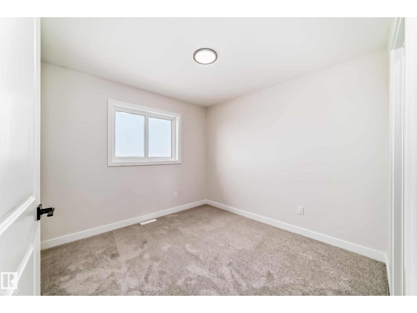 Photo 23 of 49 Patriot Wy, Spruce Grove AB