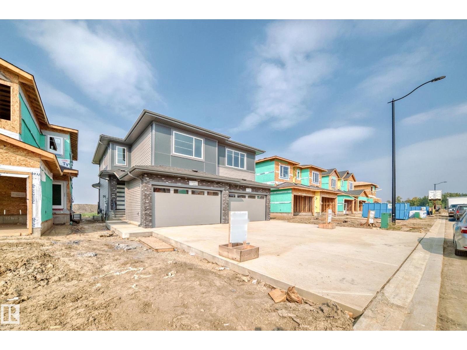 Photo 2 of 49 Patriot Wy, Spruce Grove AB