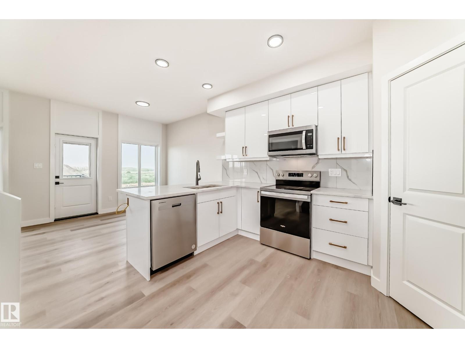 Photo 5 of 49 Patriot Wy, Spruce Grove AB