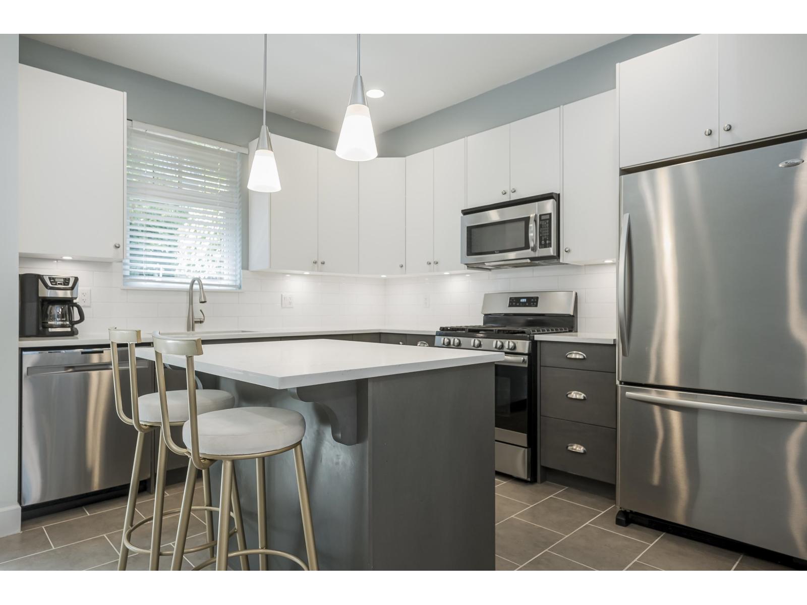 Photo 13 of 28 2979 156 Street, Surrey BC