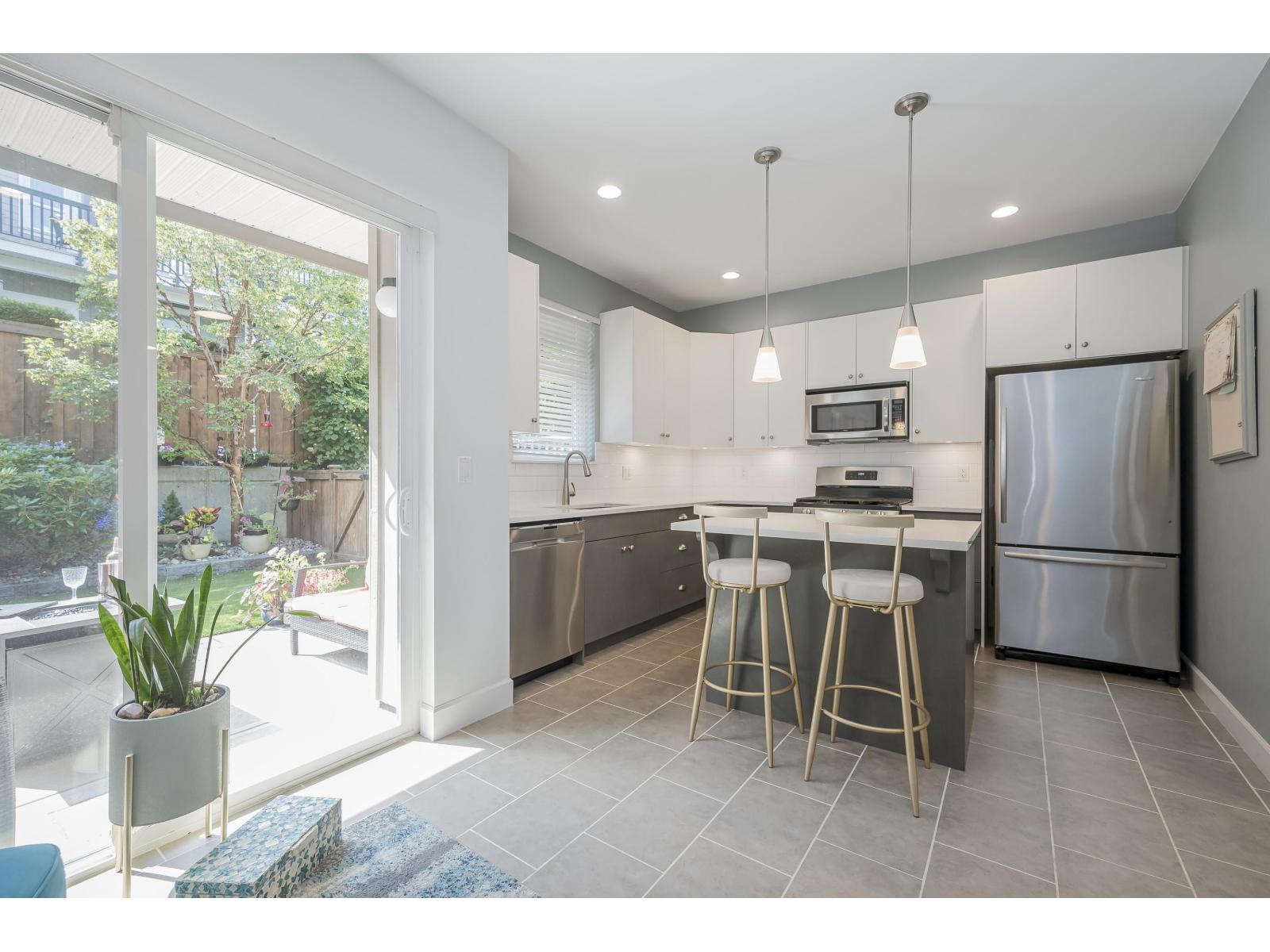 Photo 18 of 28 2979 156 Street, Surrey BC