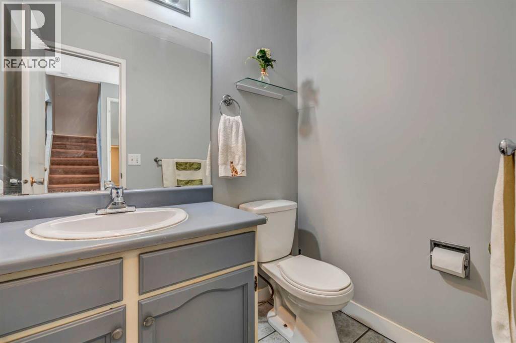 Single Family House for Sale in  Pinelore Place NE Pineridge Calgary 