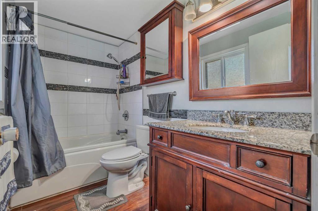 Single Family House for Sale in  Pinelore Place NE Pineridge Calgary 