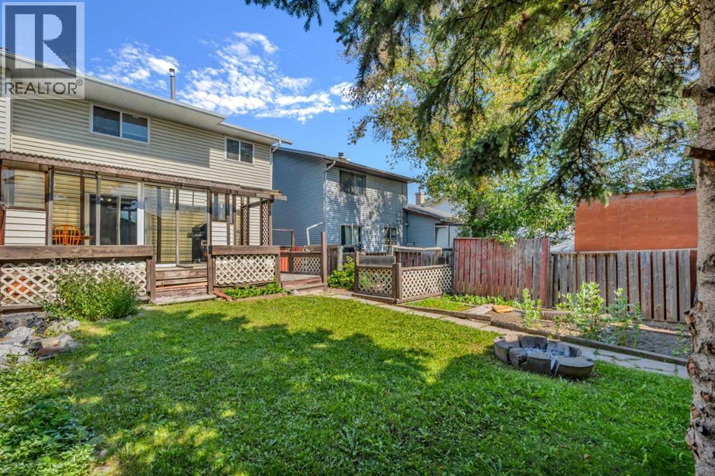 Single Family House for Sale in  Pinelore Place NE Pineridge Calgary 