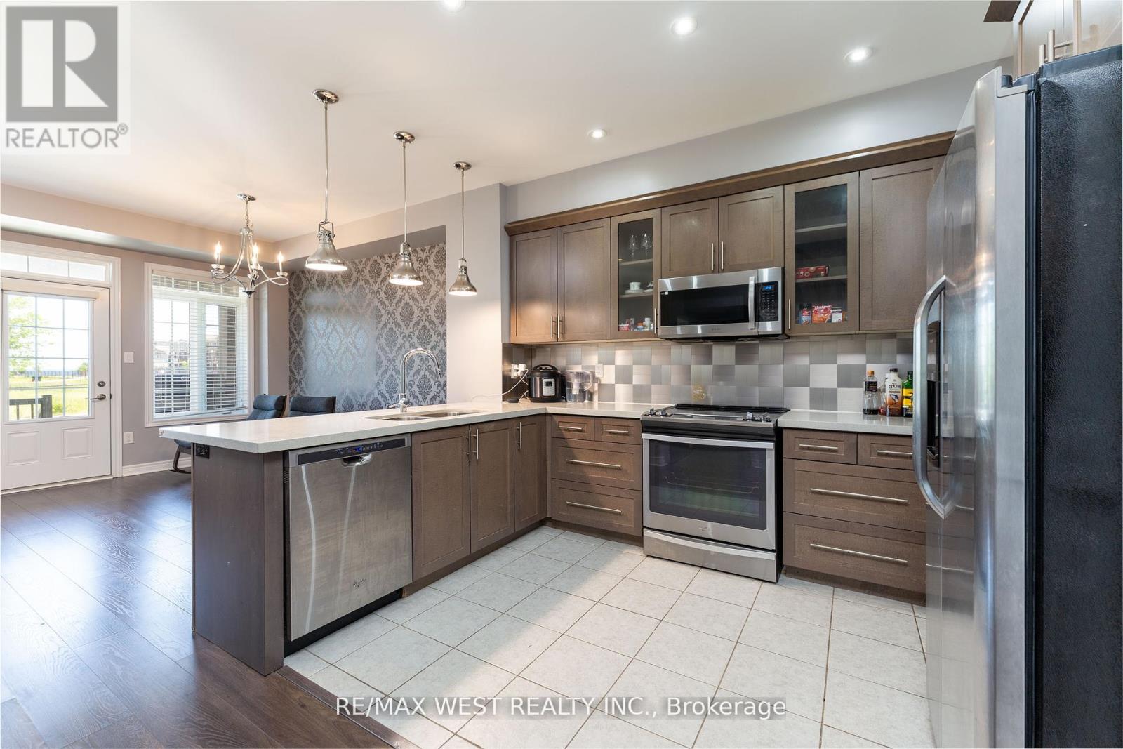 Photo 18 of 515 Winston Road, Grimsby ON