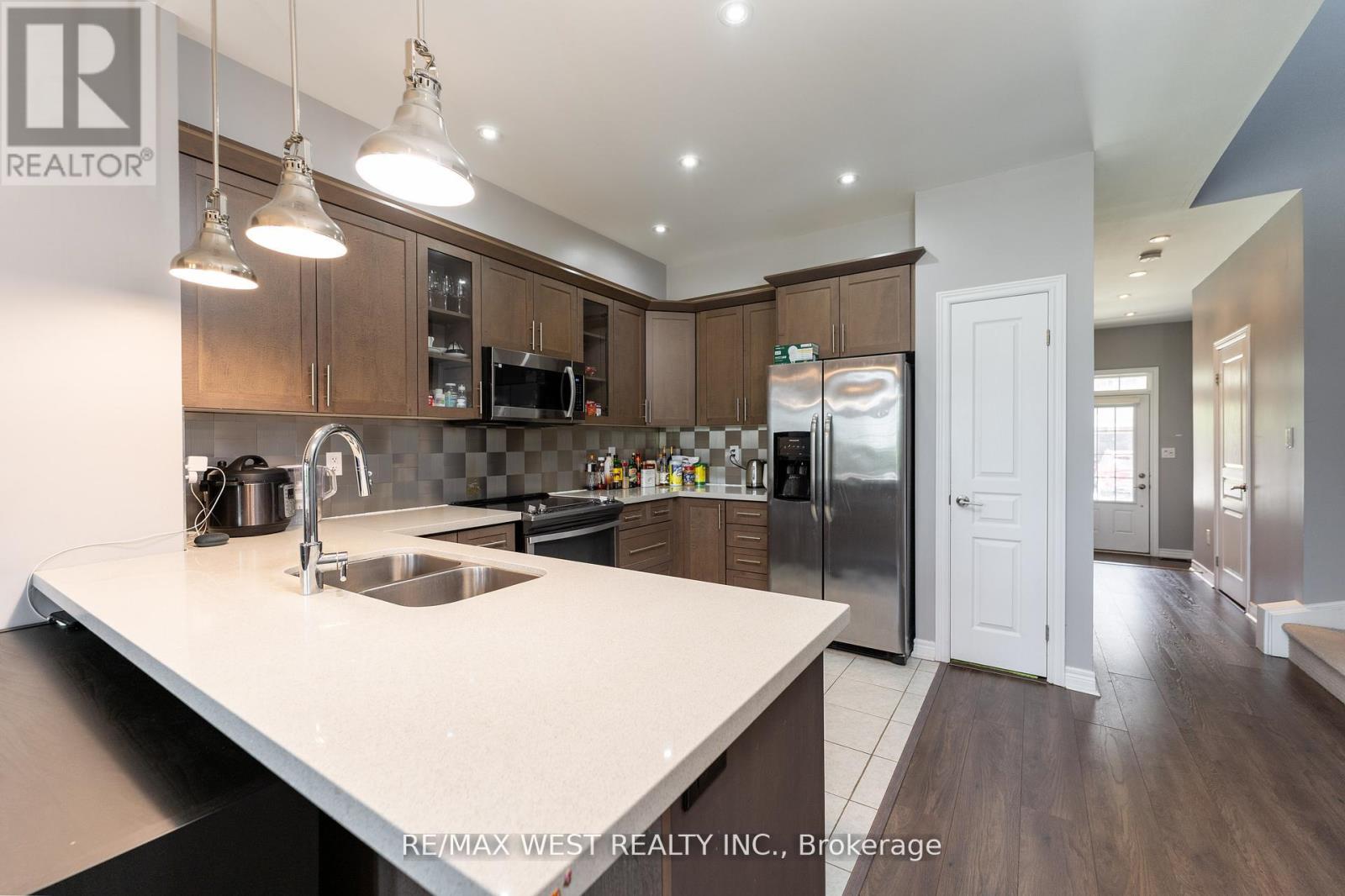 Photo 19 of 515 Winston Road, Grimsby ON