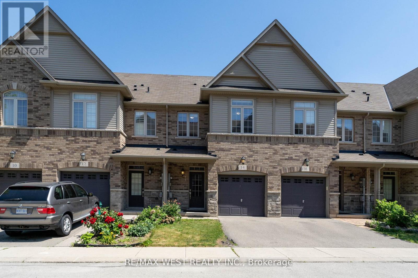 Photo 2 of 515 Winston Road, Grimsby ON