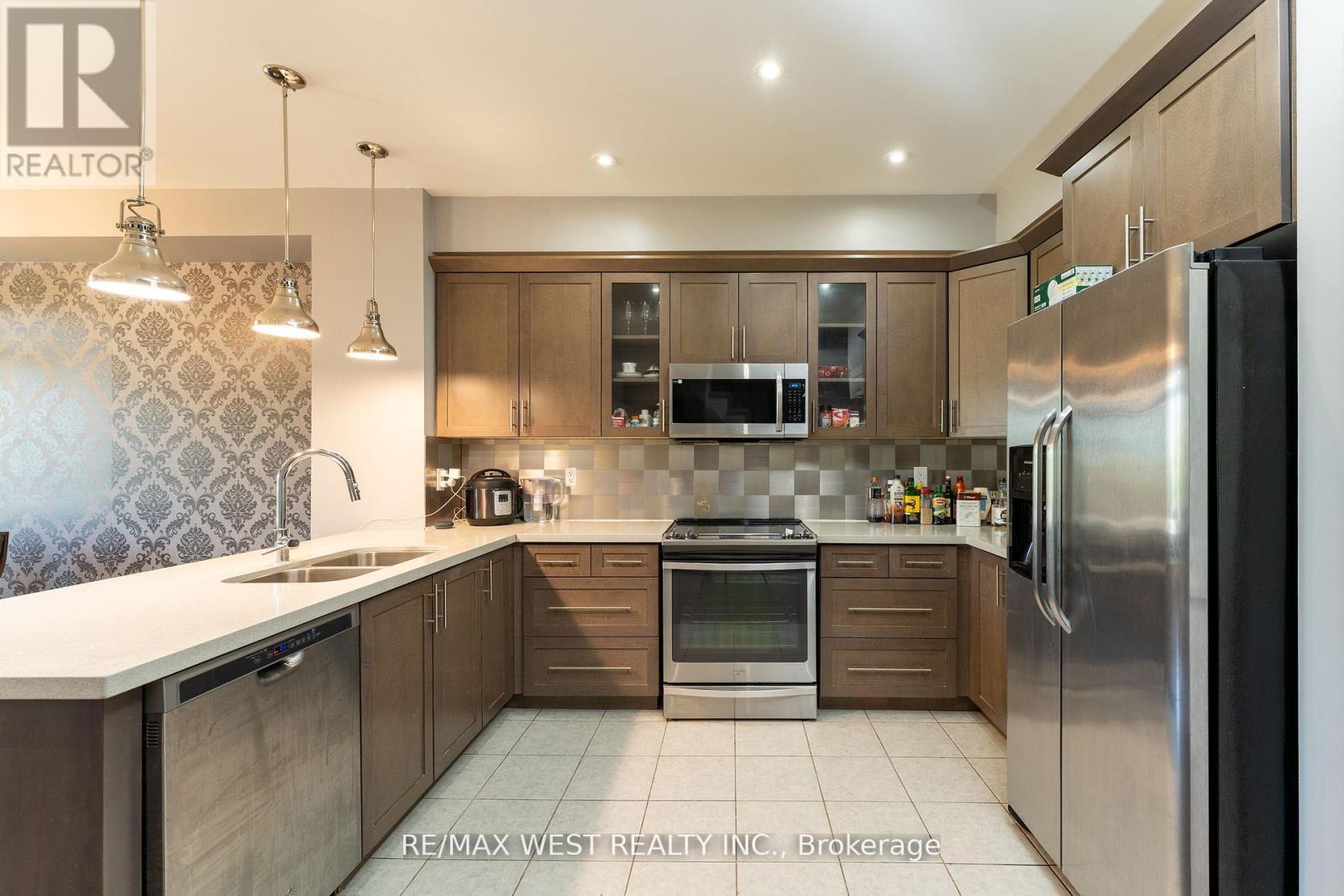 Photo 24 of 515 Winston Road, Grimsby ON