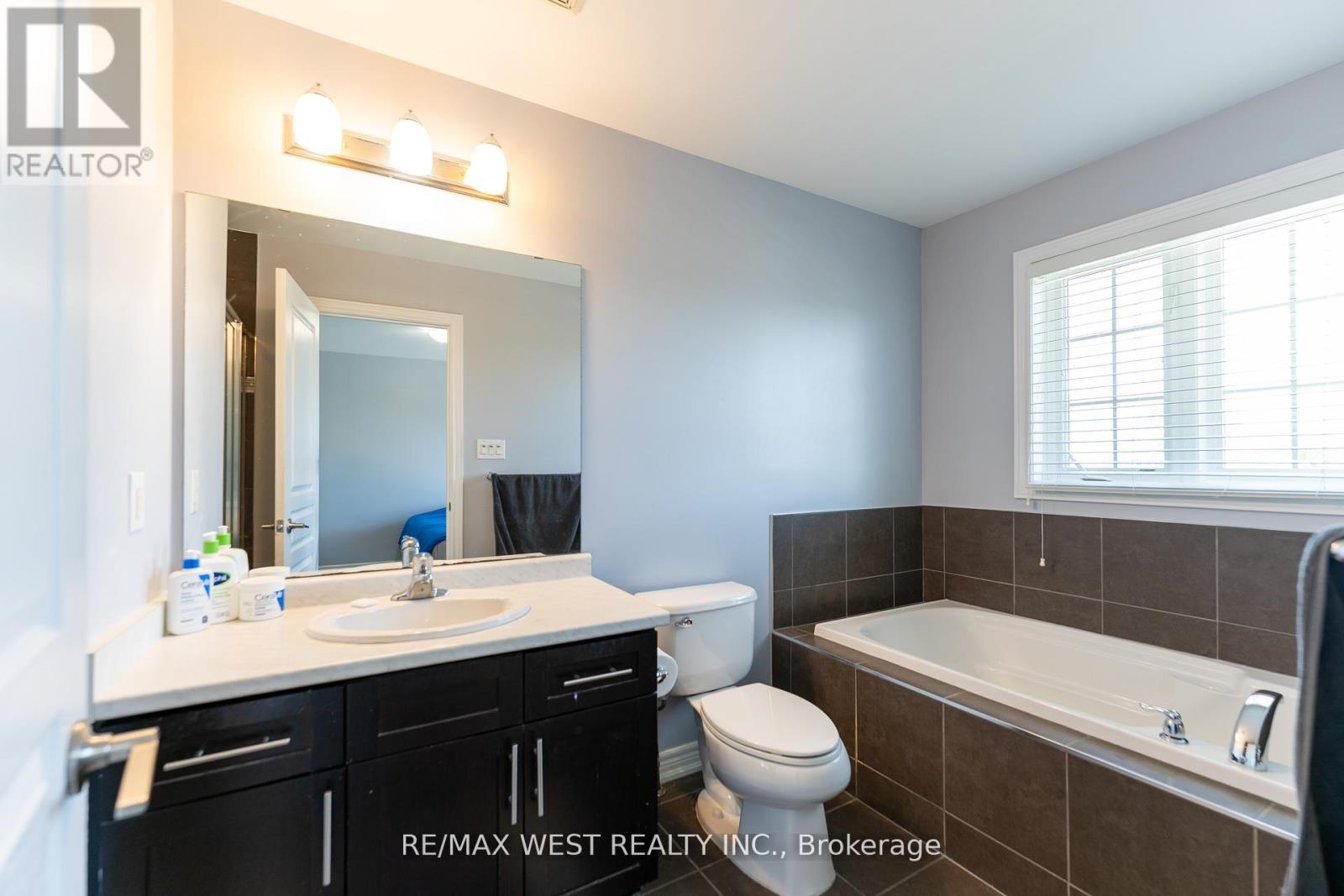 Photo 33 of 515 Winston Road, Grimsby ON