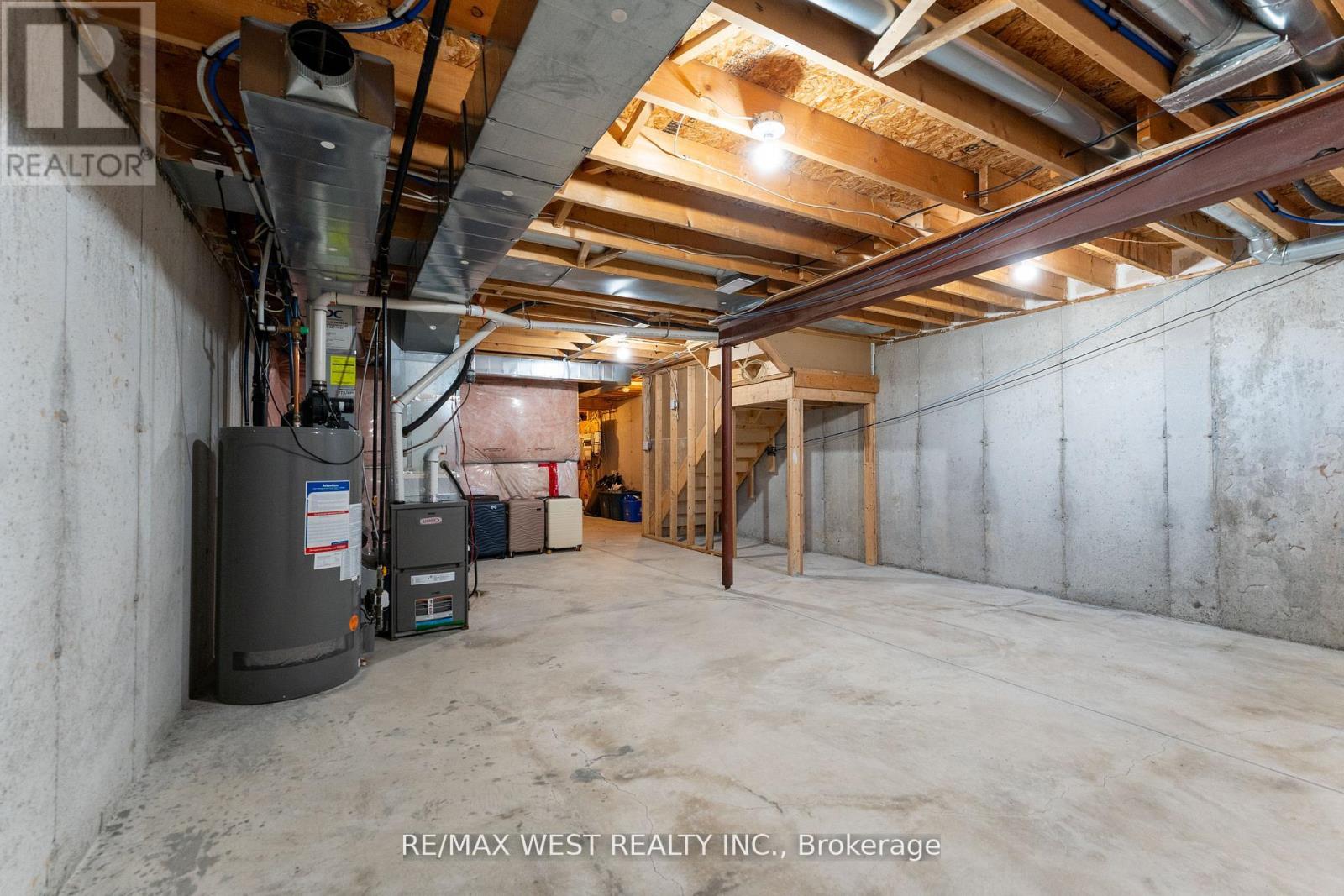 Photo 39 of 515 Winston Road, Grimsby ON