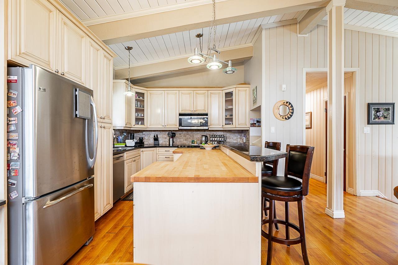 Photo 8 of 2527 256 Street, Langley BC
