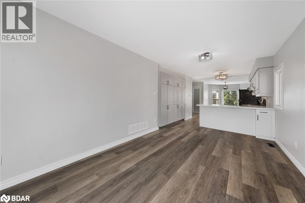 Photo 13 of 94 Buchanan Street, Barrie ON