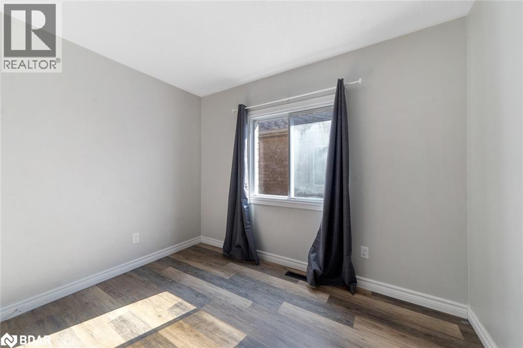 Photo 16 of 94 Buchanan Street, Barrie ON