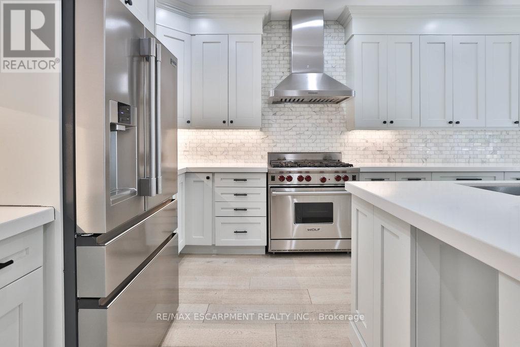 Photo 11 of 3424 Skipton Lane, Oakville ON