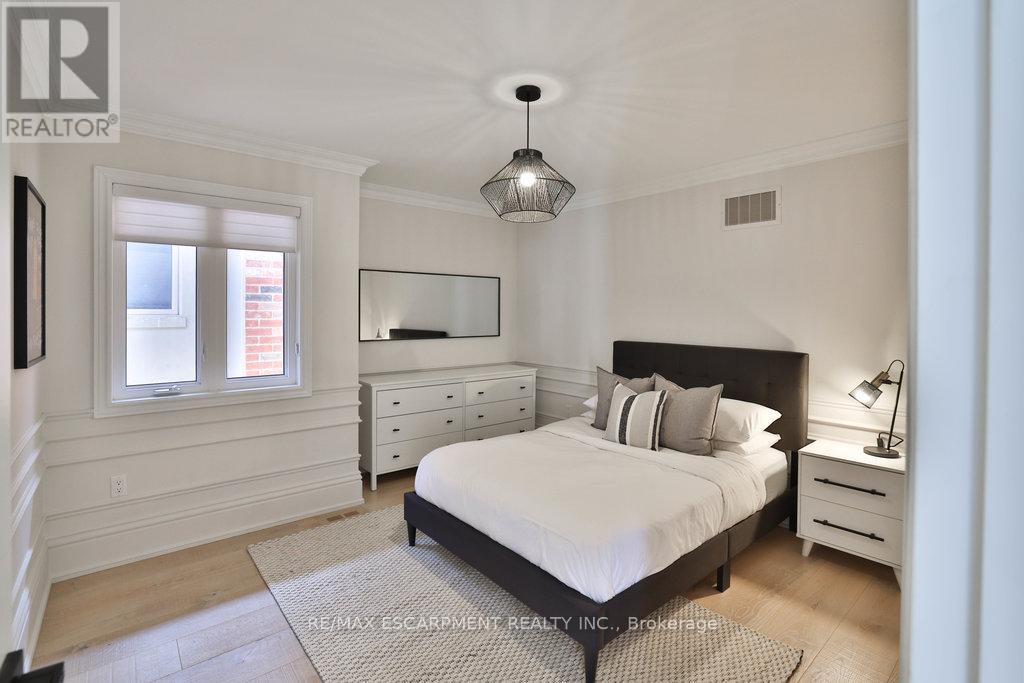 Photo 20 of 3424 Skipton Lane, Oakville ON