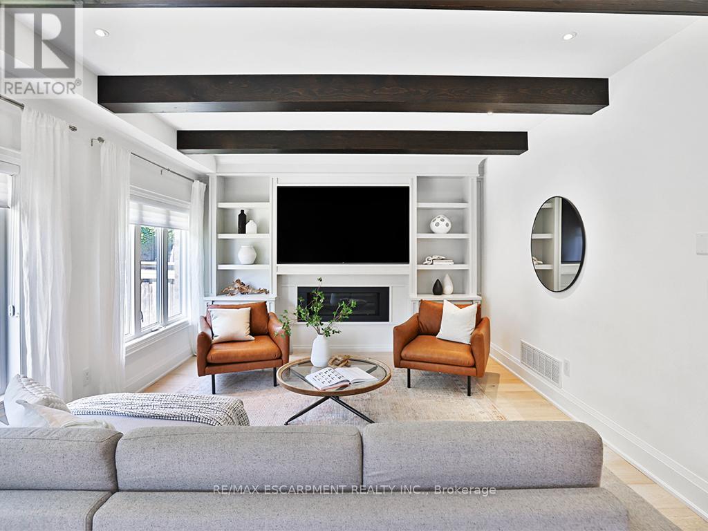 Photo 5 of 3424 Skipton Lane, Oakville ON