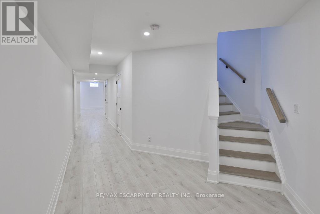 Photo 24 of 3424 Skipton Lane, Oakville ON