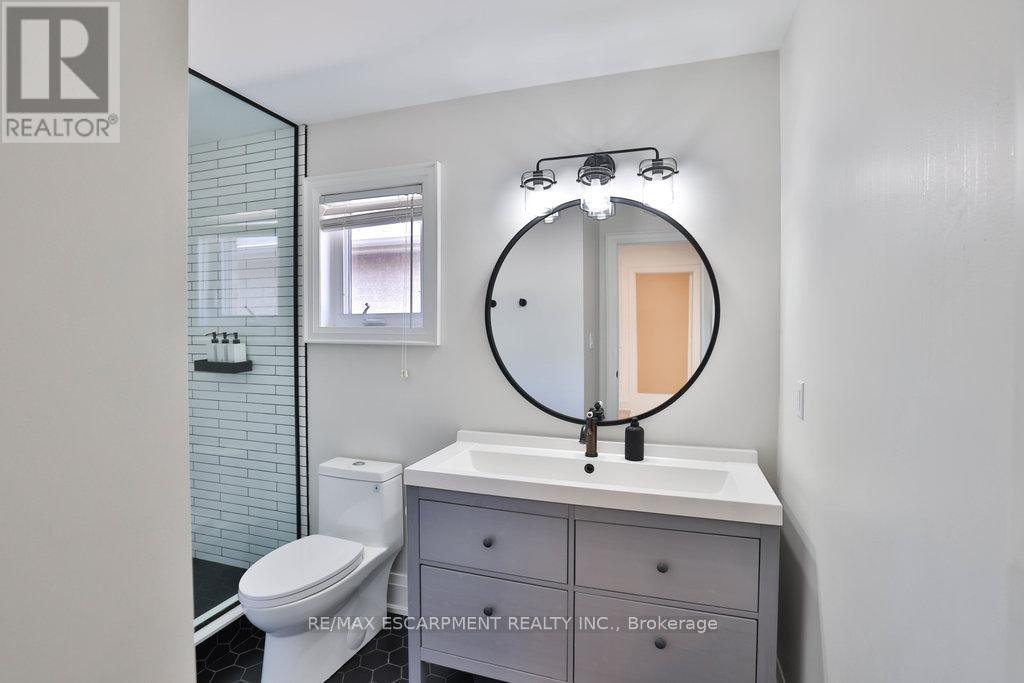 Photo 22 of 3424 Skipton Lane, Oakville ON