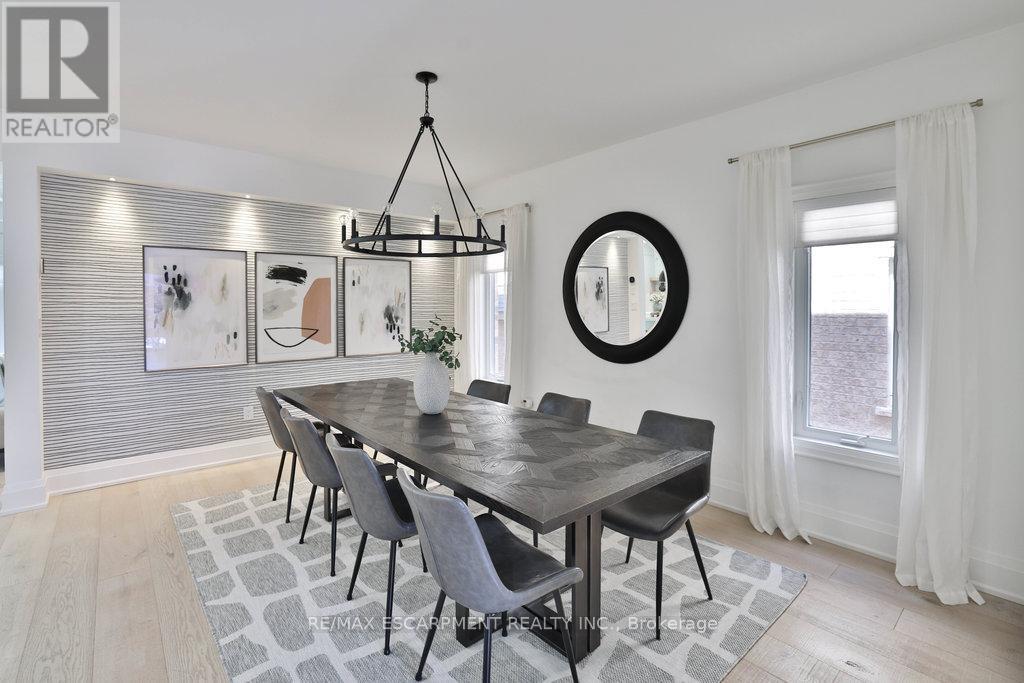 Photo 7 of 3424 Skipton Lane, Oakville ON