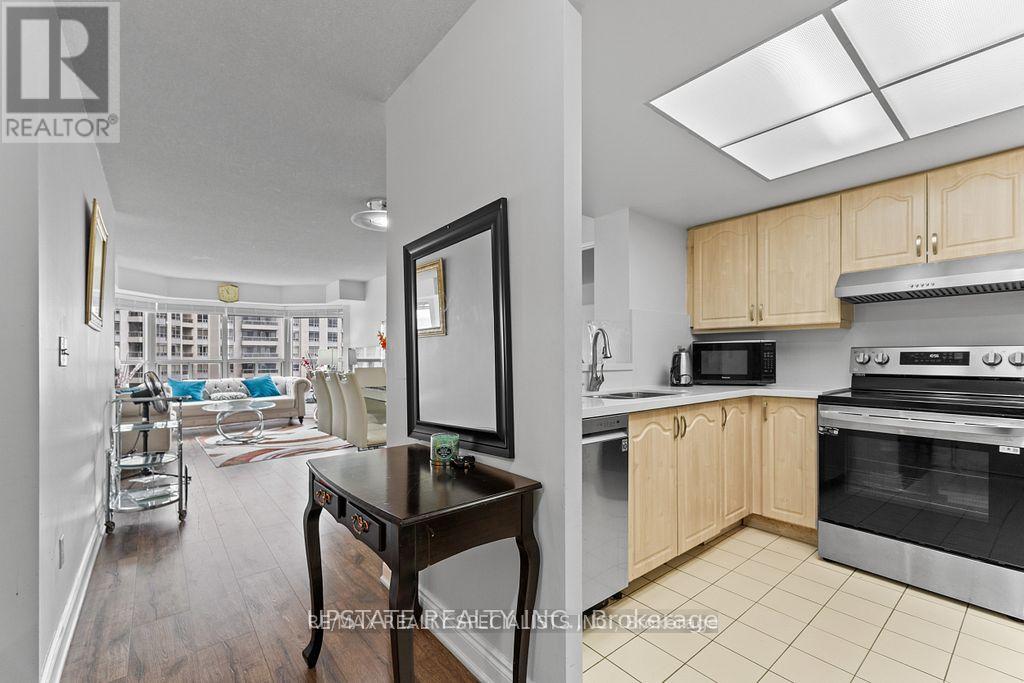 Photo 13 of 1208 325 Webb Drive, Mississauga ON