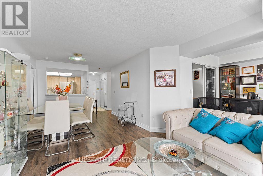 Photo 14 of 1208 325 Webb Drive, Mississauga ON