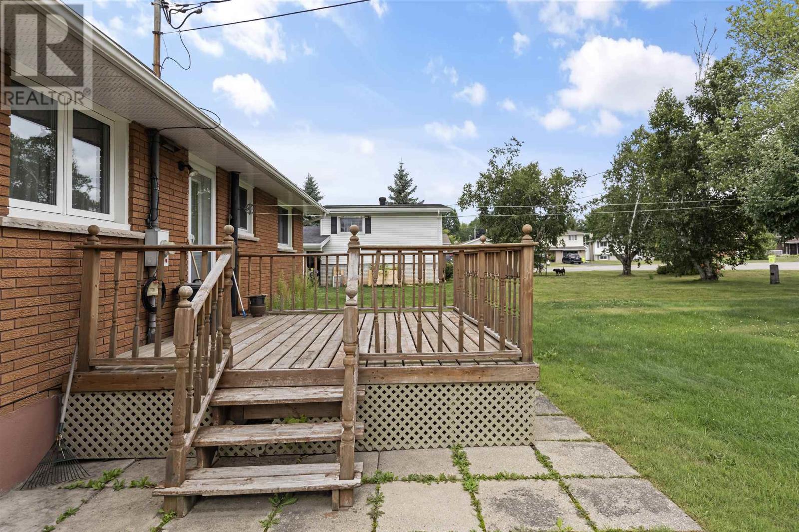 Photo 35 of 24 Plaintree Dr, Sault Ste Marie ON