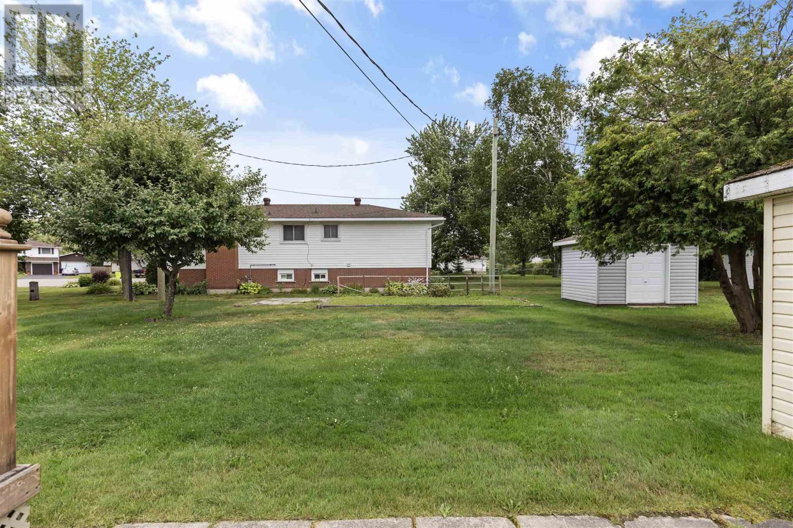 Photo 36 of 24 Plaintree Dr, Sault Ste Marie ON