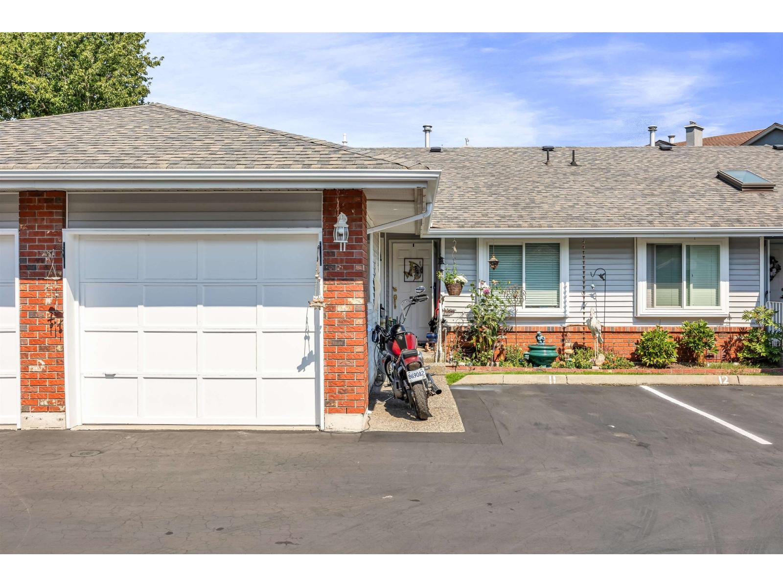 Photo 2 of 11 5365 205 Street, Langley BC