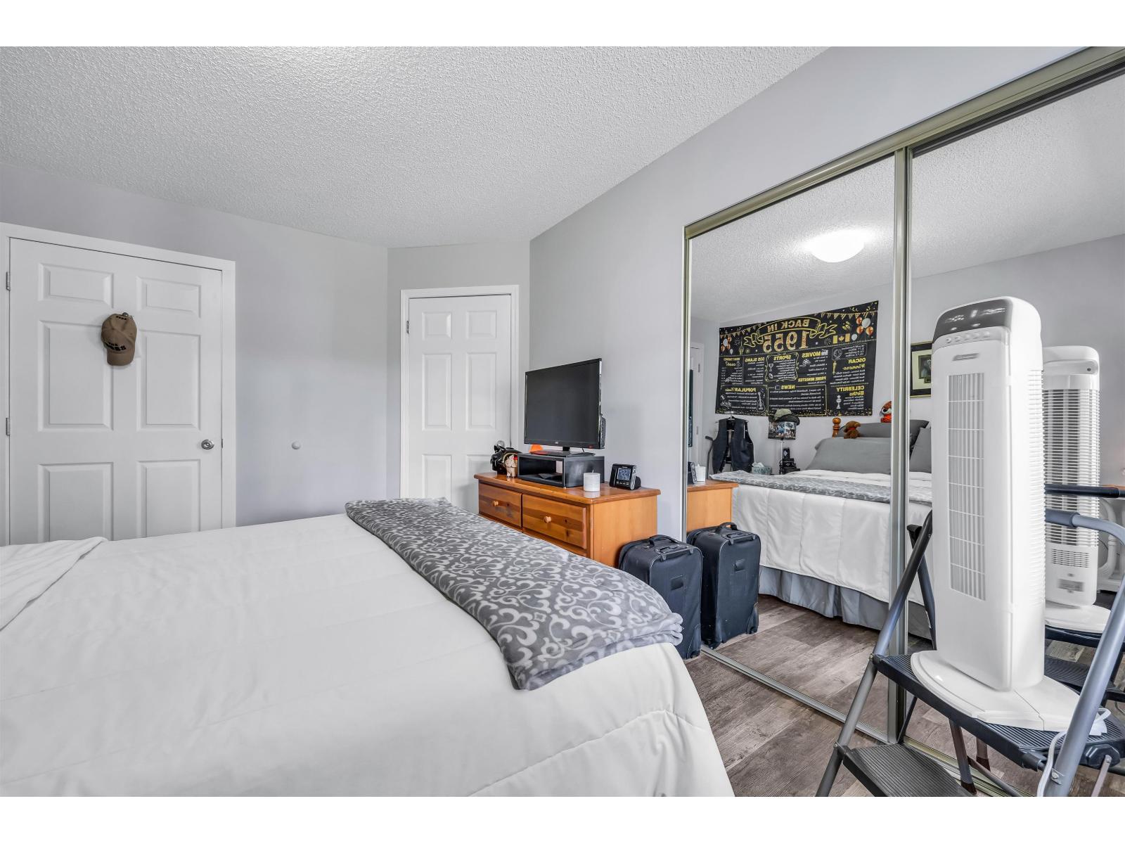 Photo 9 of 11 5365 205 Street, Langley BC
