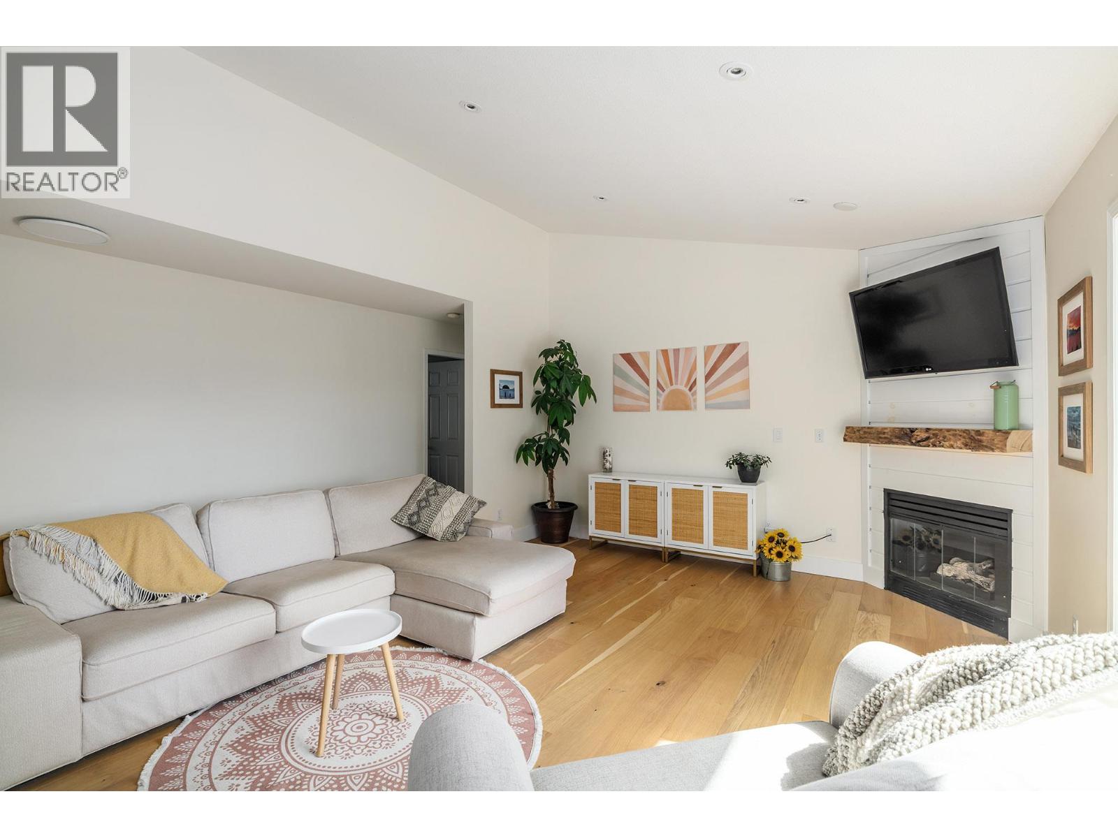 4607 Ponderosa Drive, Peachland