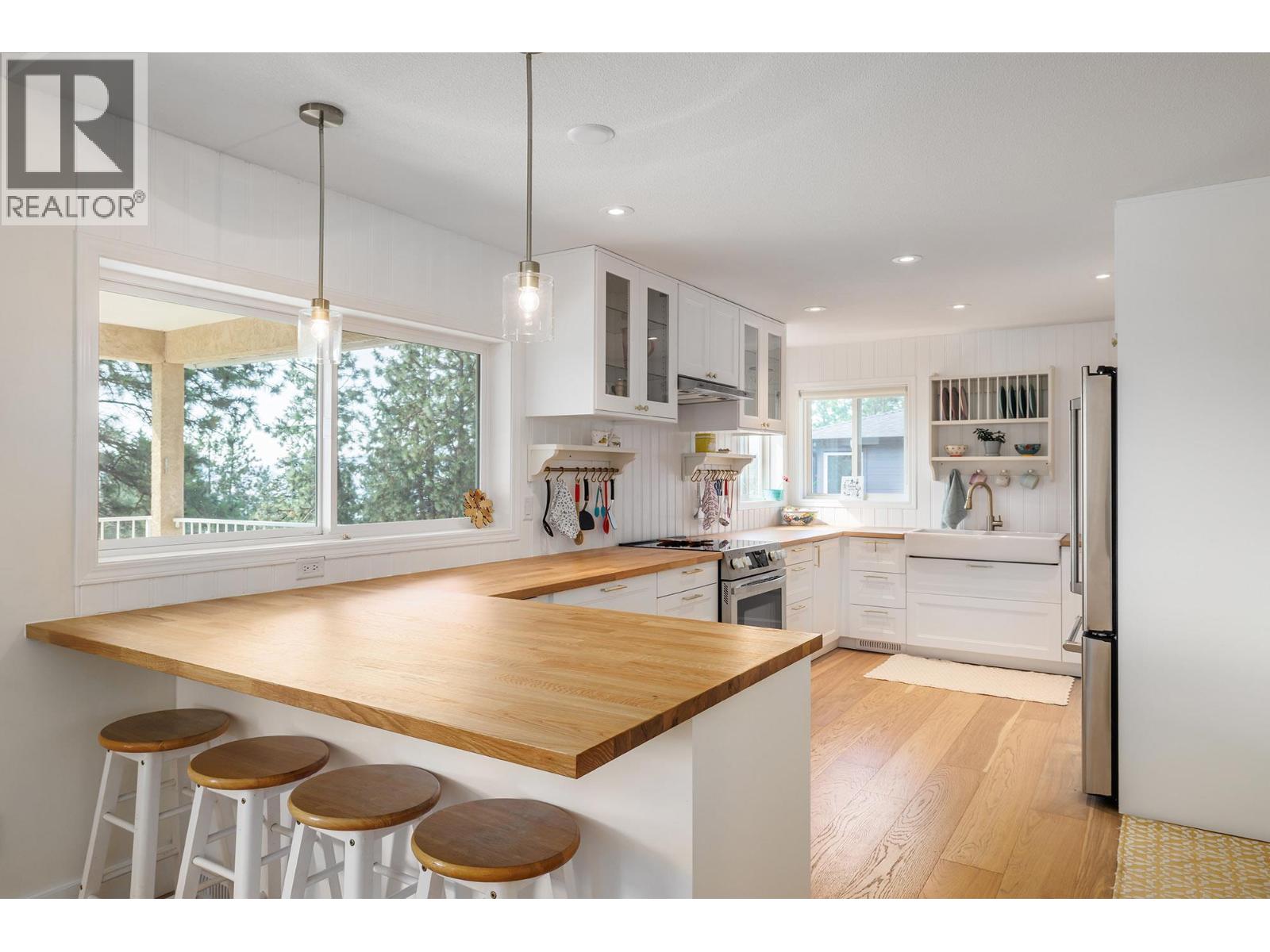 4607 Ponderosa Drive, Peachland
