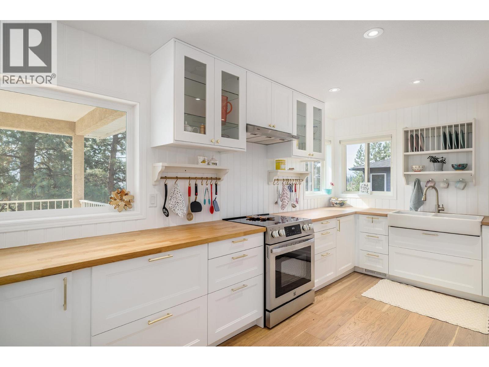 4607 Ponderosa Drive, Peachland