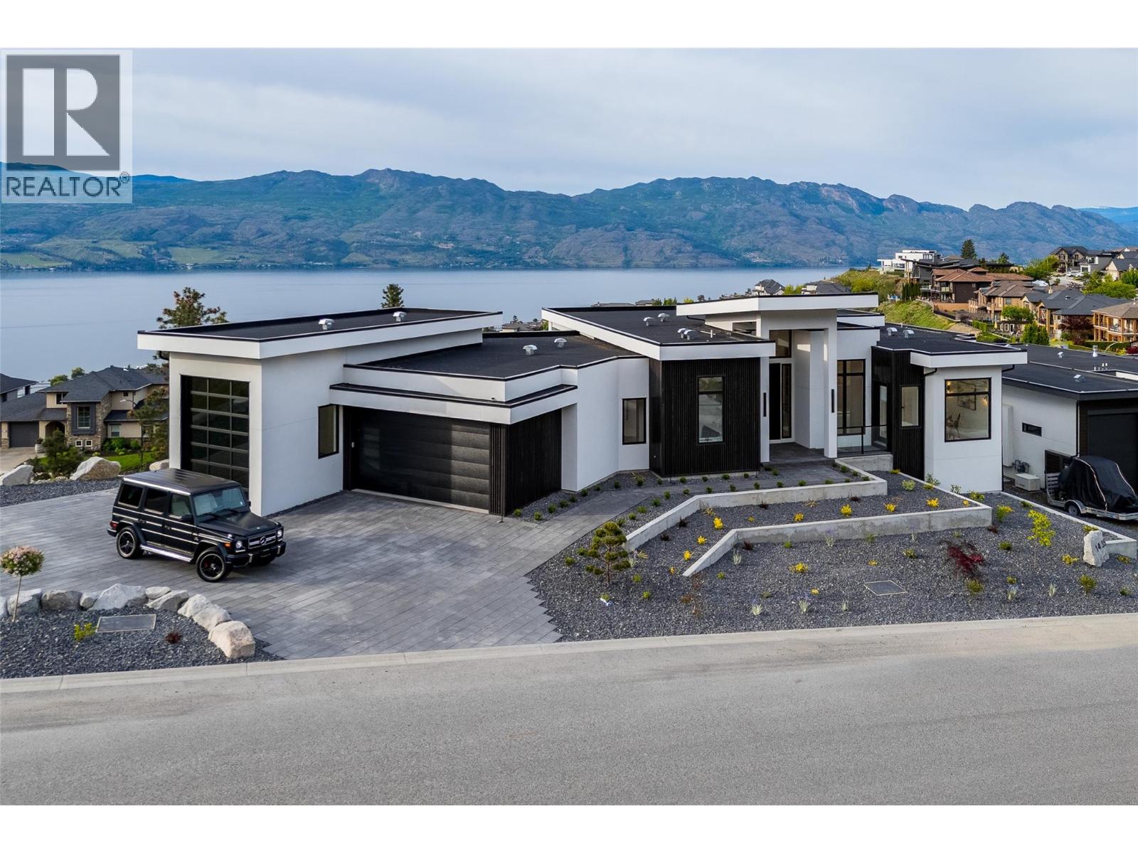  1435 Vineyard Drive, West Kelowna