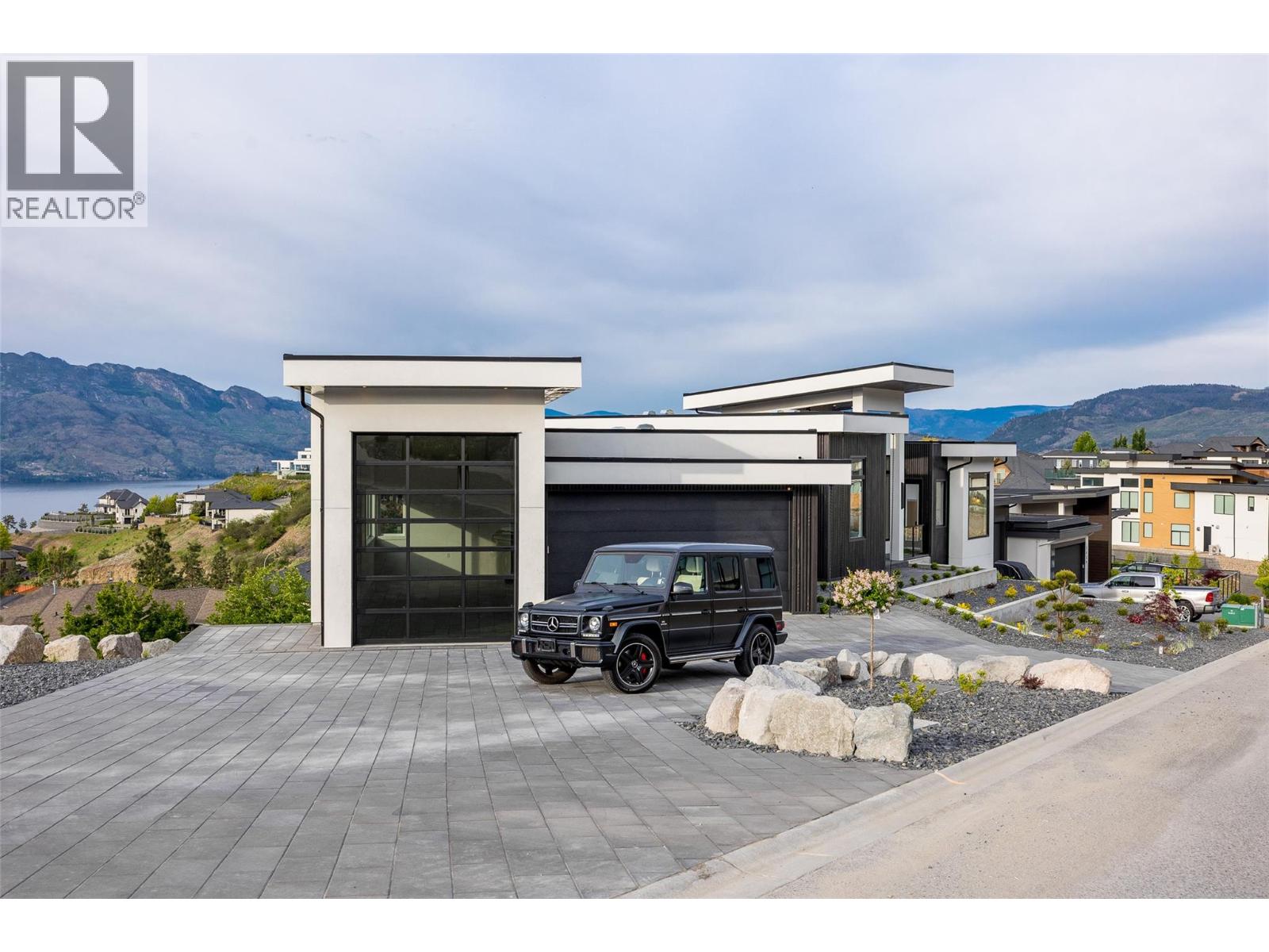  1435 Vineyard Drive, West Kelowna