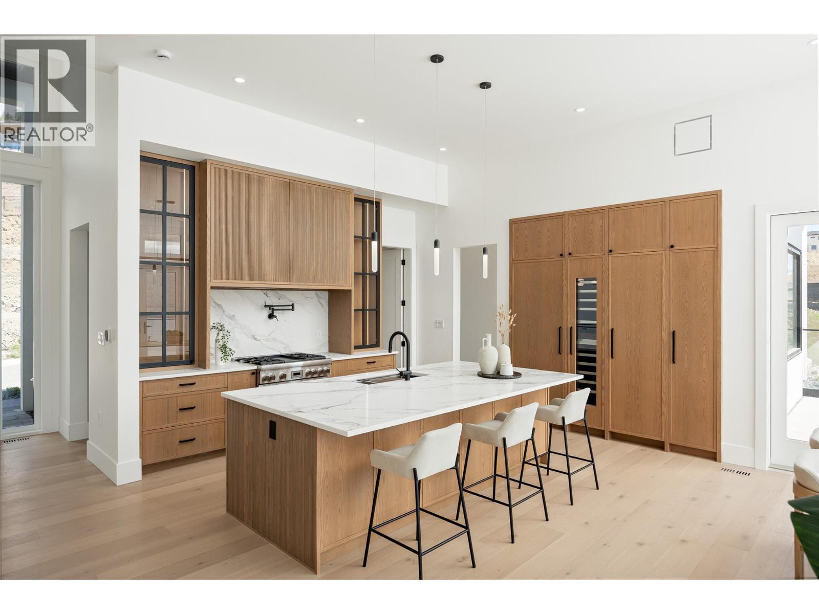  1435 Vineyard Drive, West Kelowna